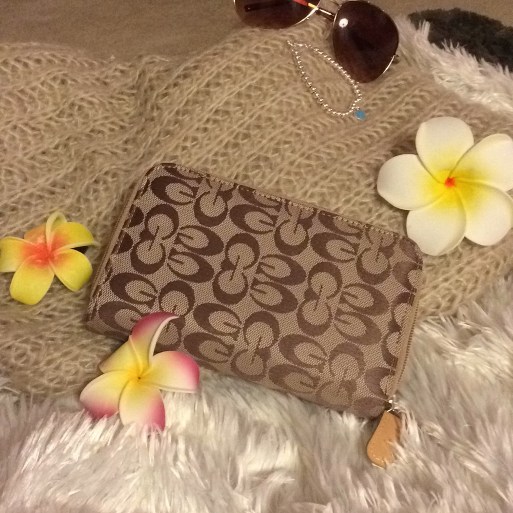 Multi Function Wallet Double Zips All D Way Around - image 1